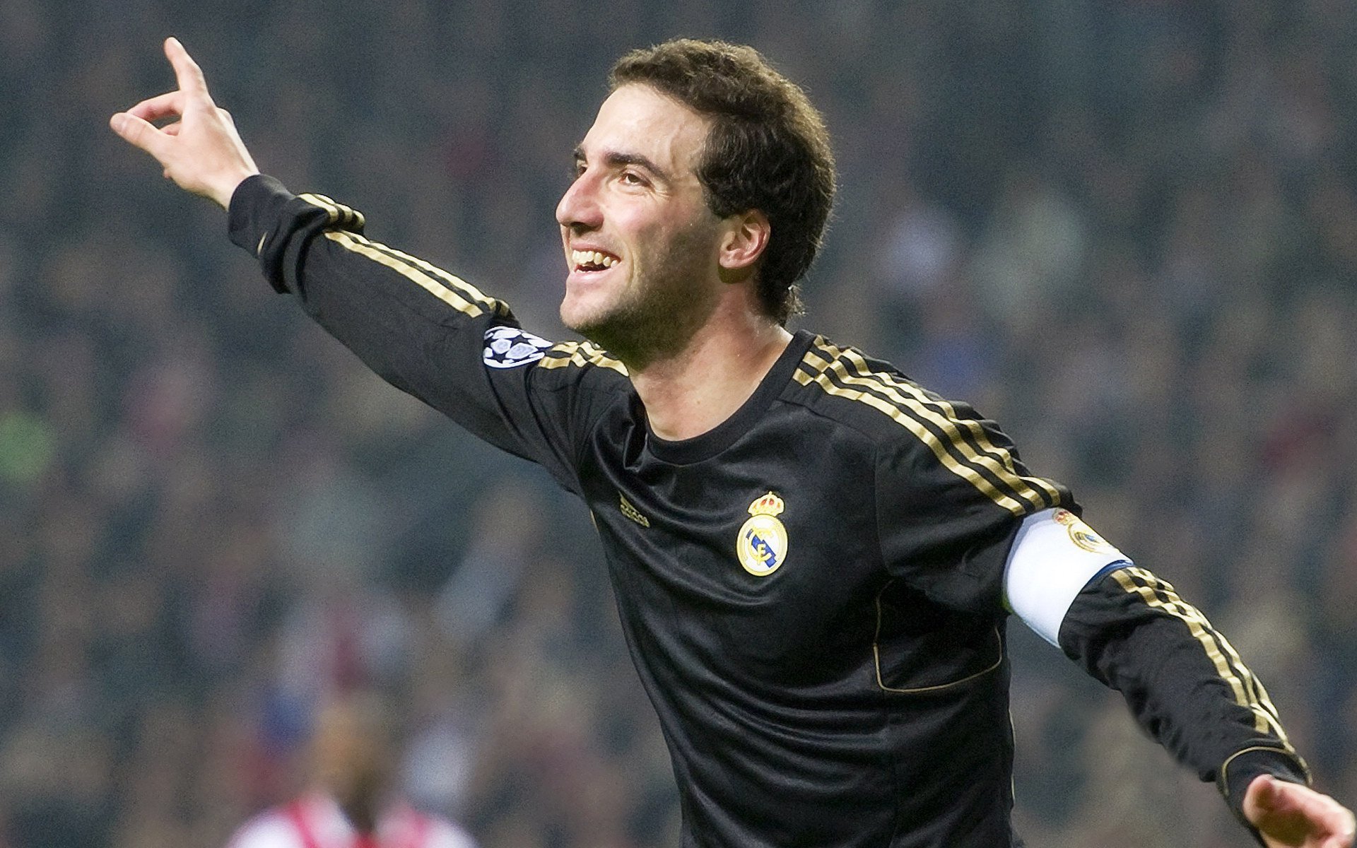 中国足球职业联赛外援政策调整影响分析，中国足球联赛外援规则